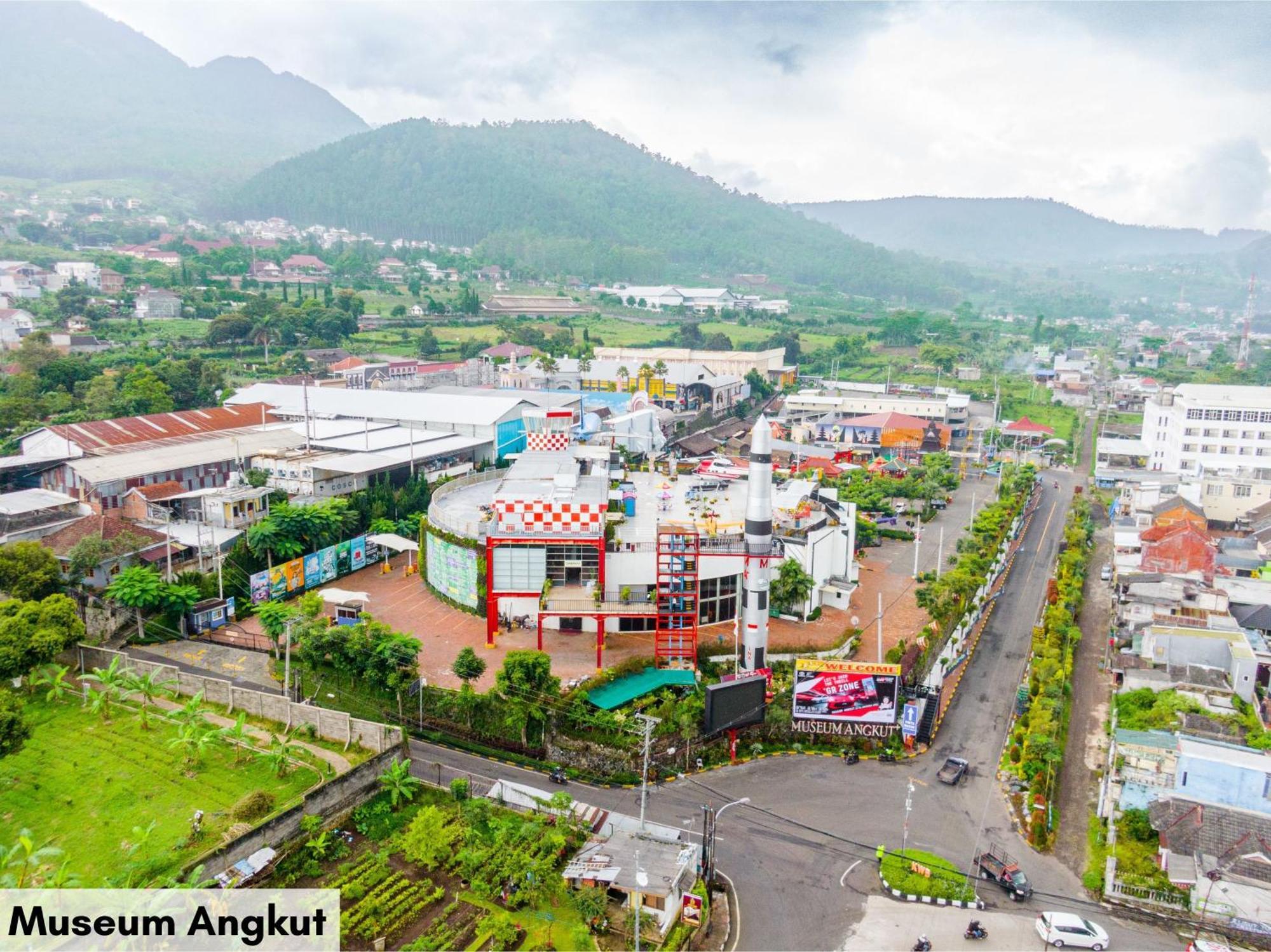 Swiss-Belinn Malang Dış mekan fotoğraf